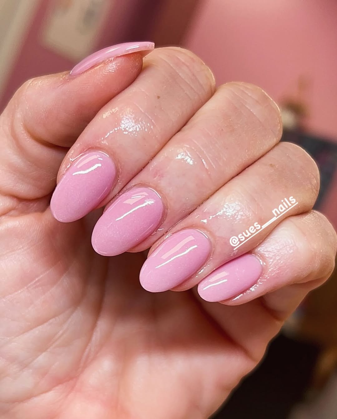 Glossy Pink Minimalist Chic